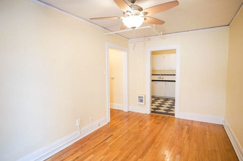 Garden Level 2 Bdr Located in the Desirable Goose Hollow Neighborhood! Seconds to NW 23rd! 