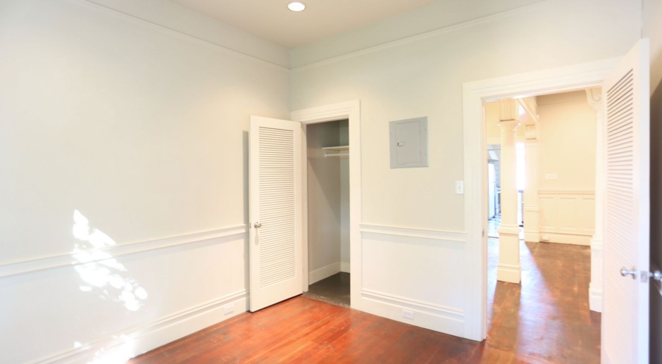  Top Floor 2BR/1BA in South of Market, Private Deck, In-unit laundry, Formal dining room (49 Gilbert Street)