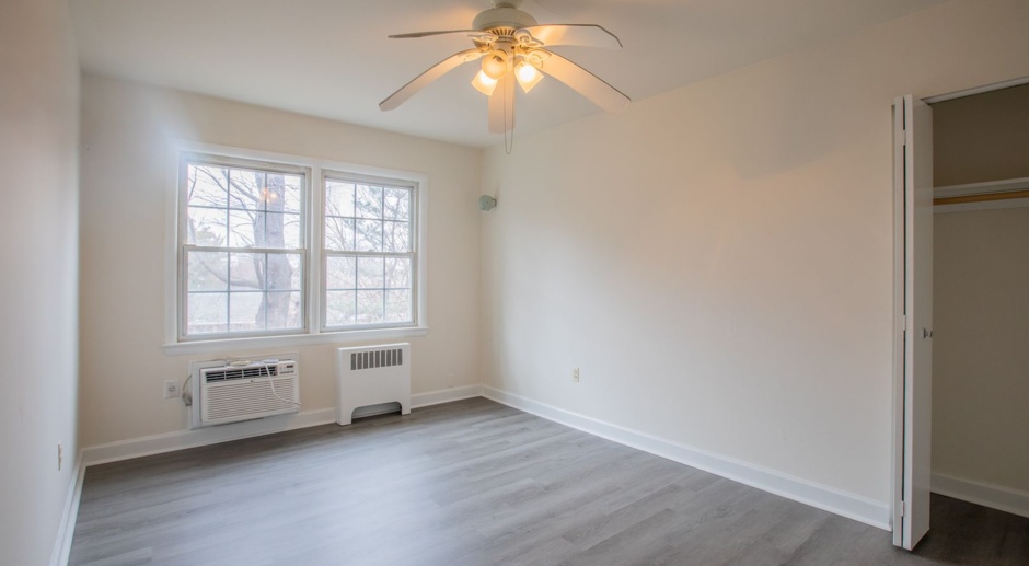 Charming 2 BR/1 BA Apartment in Rockville! 