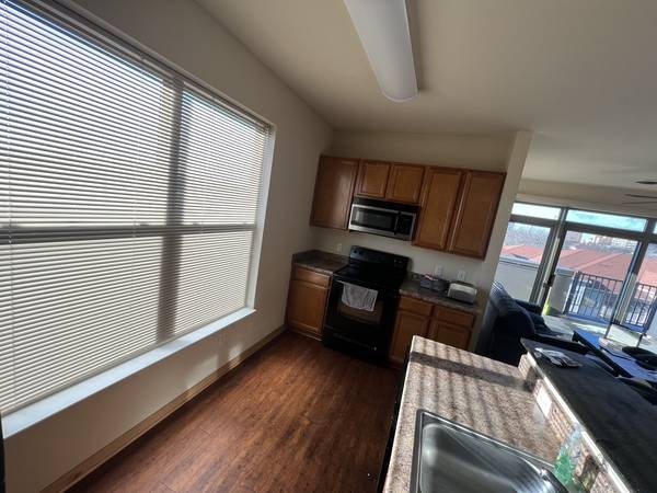 $1,700 / 1br - 800ft2 - Available Dec/2022 1BR Lakefront Apt for re-leasing - 800 ft^2 (Downtown Madison)