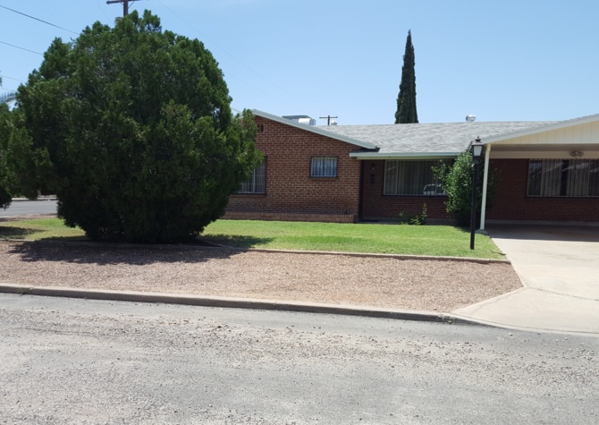 Houses Near Spacious 3 Bedroom Home near Tucson Blvd & Elm St