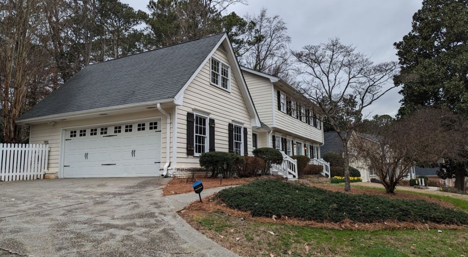 Charming home in sought after Kings Cove community | 4 BR 2.5 BA