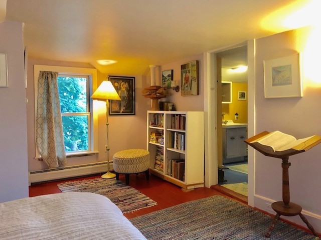 Artsy furnished house in West End winter rental