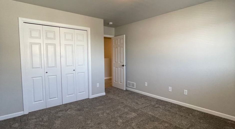 Brand New! Beautiful 3 Bedroom Townhome in South Bismarck!