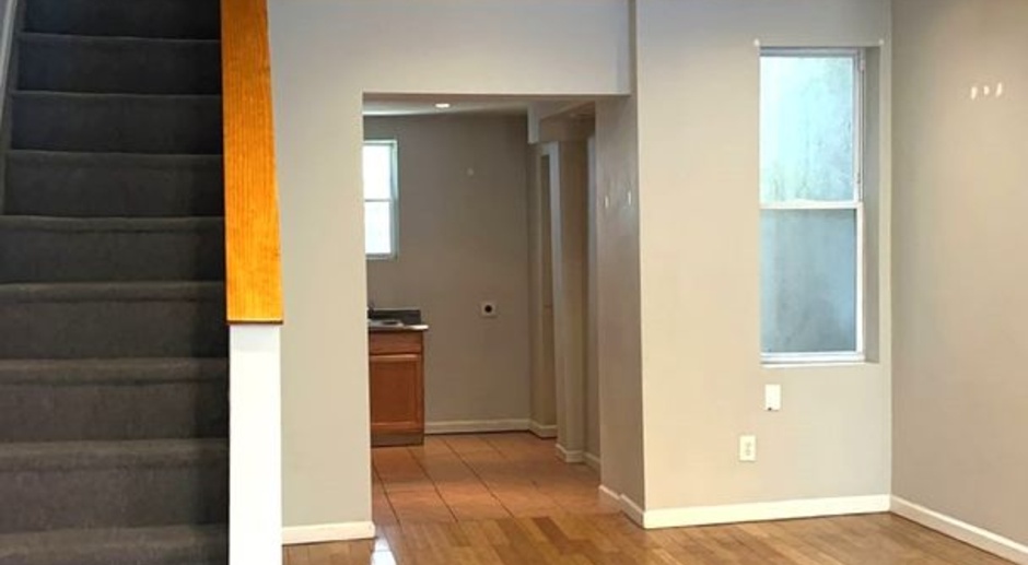 Gorgeous 3-Bedroom Townhouse in Point Breeze! Available NOW!