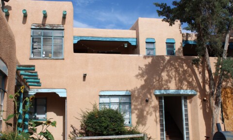 Apartments Near CSF-ABQ 302 Stanford Dr SE for College of Santa Fe at Albuquerque Students in Albuquerque, NM