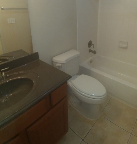 Private room and bath 3 blocks from UH