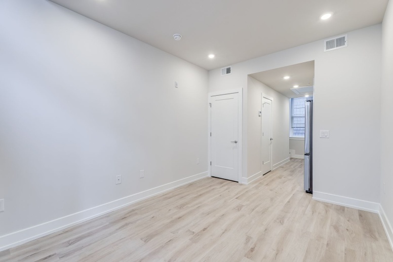 New Construction 1 bed/1 bath bi-level apartment in University City! PETS ALLOWED!