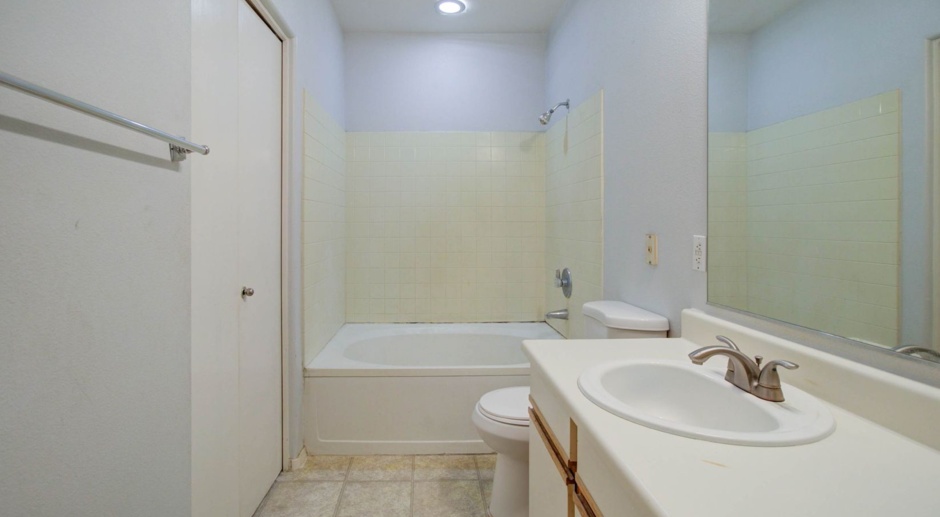 1 Bedroom + 1 Bathroom Condo in Gated Arpeggio Condominiums in Tempe!