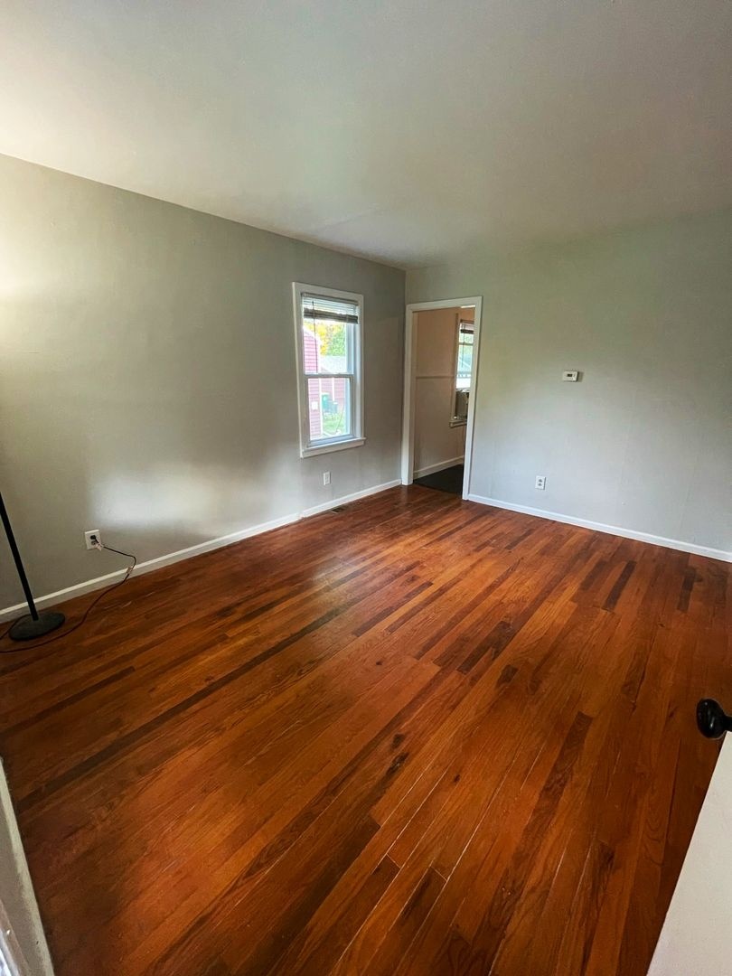 Darling Home near Depot Town! Flexible Move in Date(Lease Takeover)!  