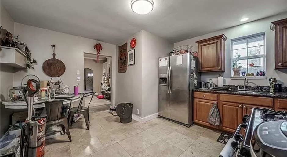 3 bed 2 bath - Southside, great updates throughout