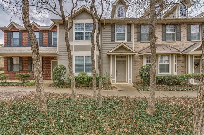 Amazing  3 Bed, 2.5 Bath Townhome in Bedford-  Amazing Location- 76021