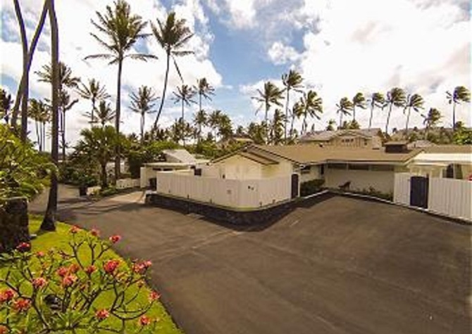 Houses Near Helen's Beach House in Kailua (Fully furnished 5 bedroom w/pool)