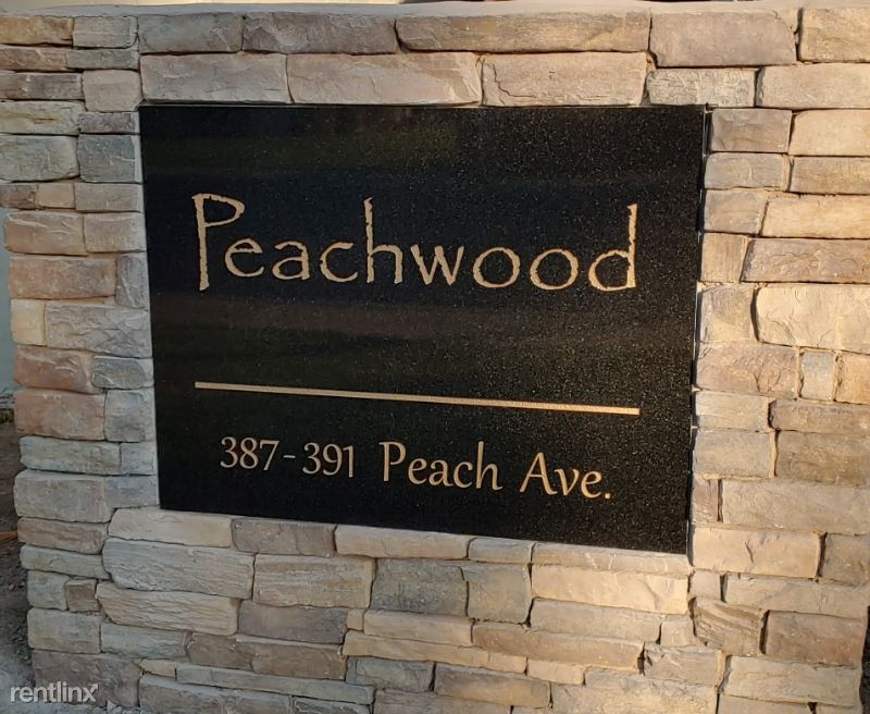 391 N Peach Ave 107