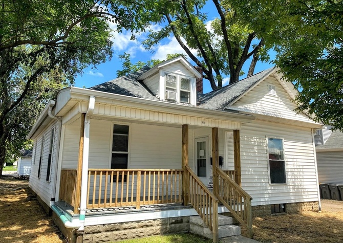 Houses Near 5-6 BED House on 10th St!! ***AVAILABLE AUG 2026*** 