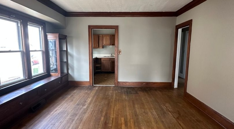 Single-Family 4 Bedroom and 1 Bath For Rent!