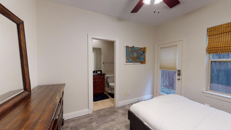 Full Room in Downtown Houston #1381 A W/Private Bathroom