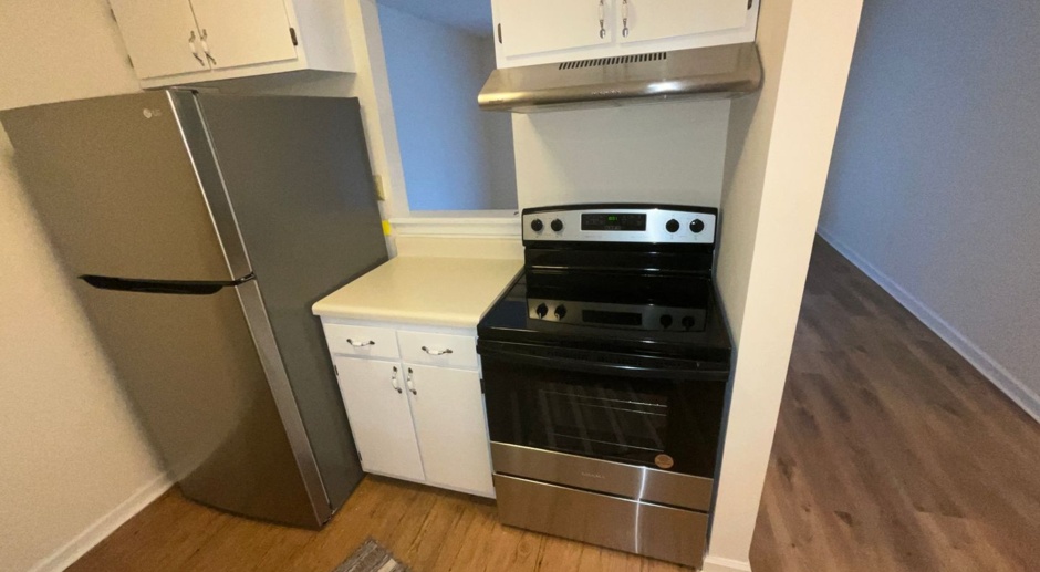 Updated with BRAND NEW STAINLESS APPLIANCES - 2 Bed, 1 Bath Condo  