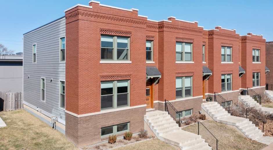 Newer 2 Story Townhome Available in Tower Grove/Forest Park area with 3 bed and 2.5 baths! 