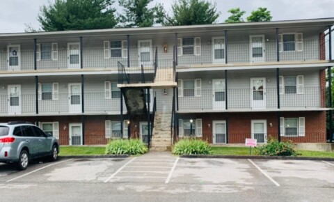 Apartments Near Virginia The Greenbrier  for Virginia Students in , VA