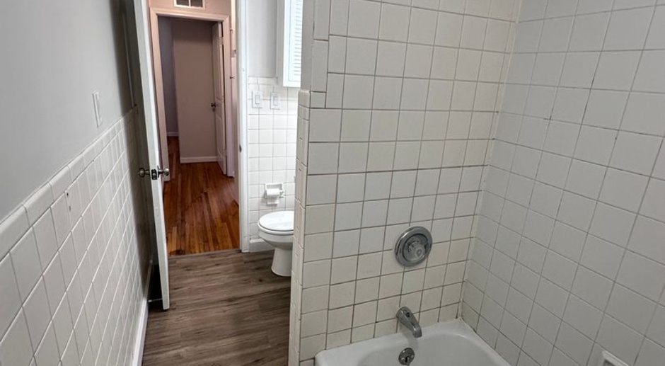 $1145 -4 bedroom / 1 bathroom - Single Family Home