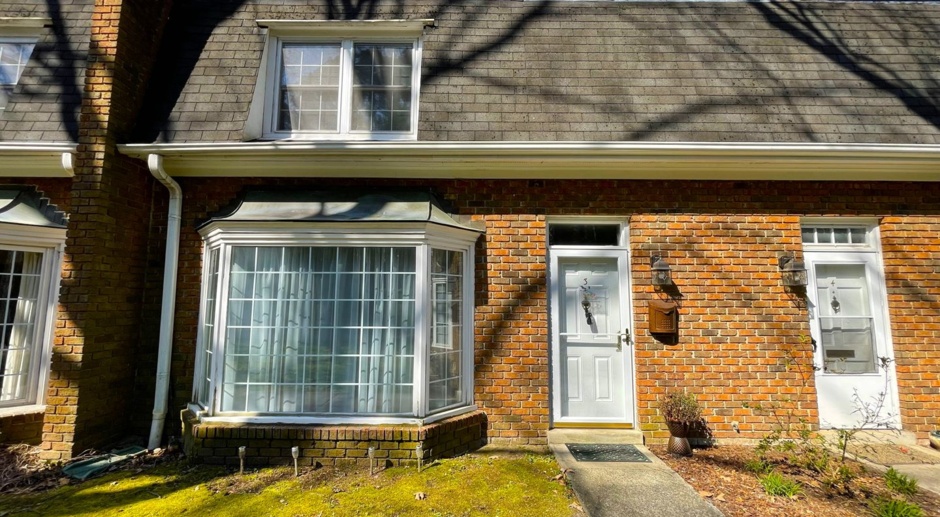Beautiful Banbury...Lovely 2 bedroom off Ephesus Church Rd. Outstanding Chapel Hill location!
