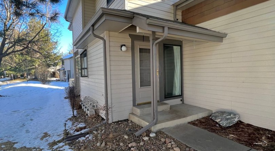 Beautiful 3 bed/3.5 bath North Boulder Townhome! Available April 10th! 
