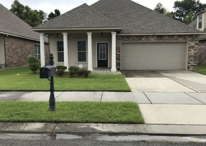 Houses Near 4BR/2BA FOR RENT 