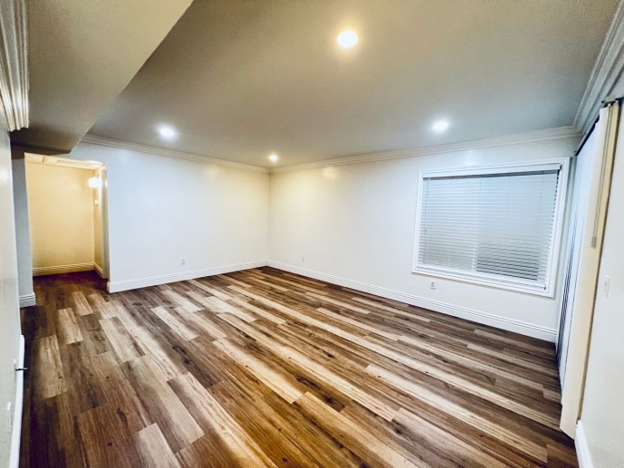 Newly remodeled 2 bedroom downtown private condo in secure building