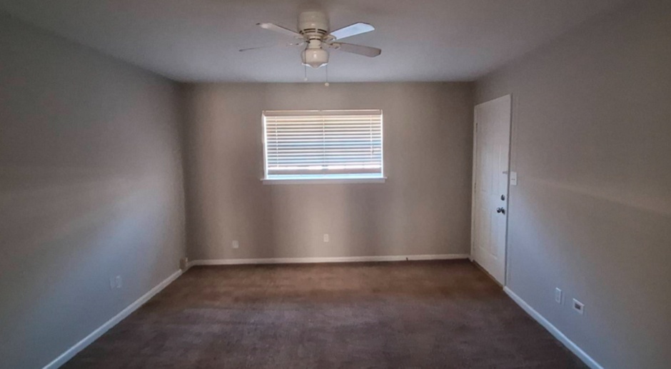 Looking for something new??? This one will not stay available long! Move-In Ready! 