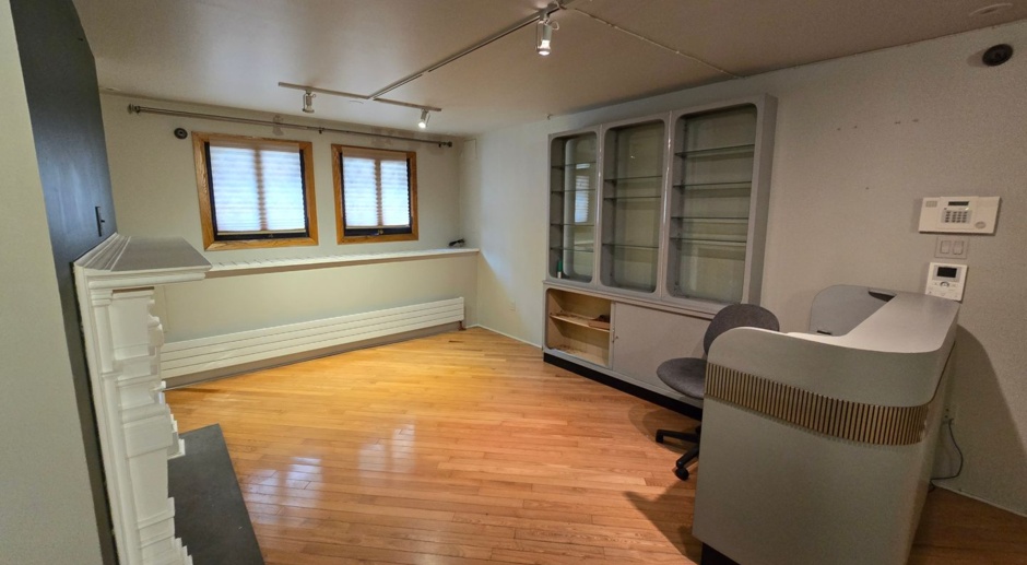 Large 3 bed 1 bath - Residential/Office Space