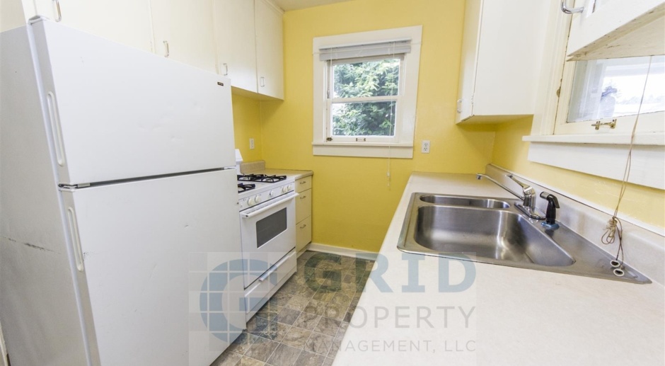 Charming Two Bedroom, One Bathroom Located Near the University of Portland!