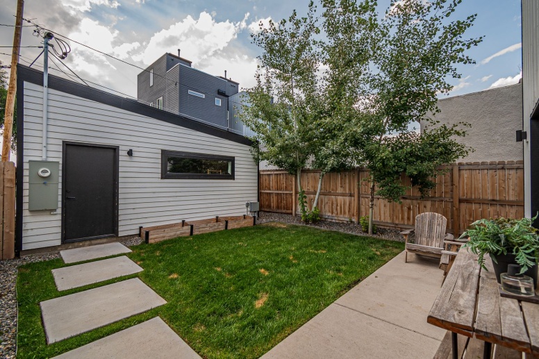 LUX 3BD, 3.5BA Villa Park Townhome with Rooftop Deck and Fenced Yard