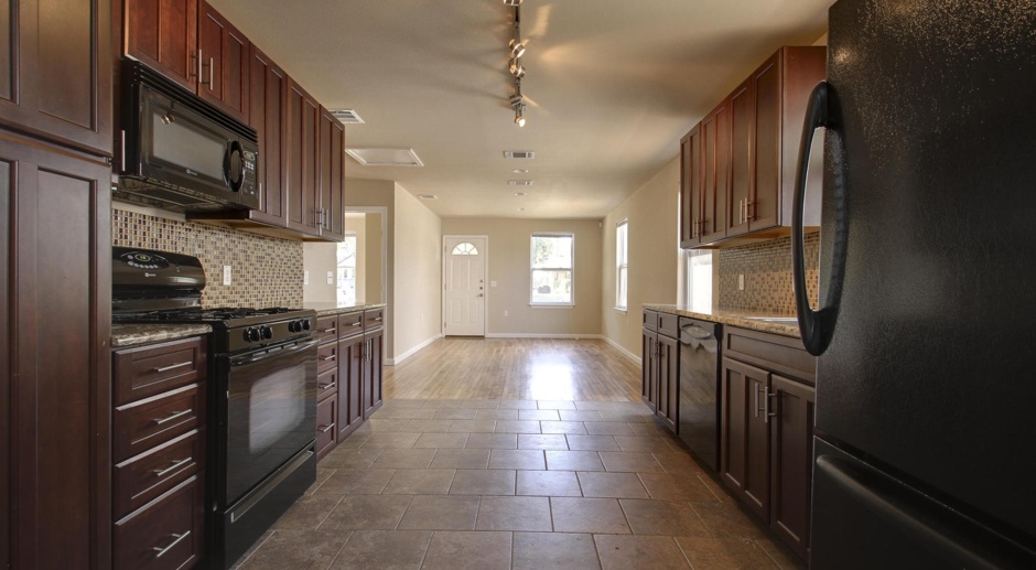 UT PRE LEASE: 2009 Remodeled 6 Bed / 3 Bath, Wood & Stained Concrete Floors, Custom High End Kitchen and Bathrooms, Just North of UT