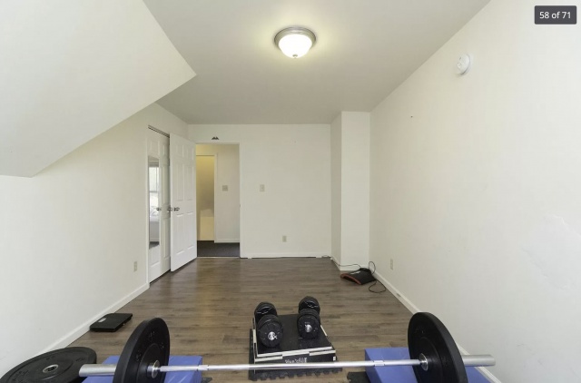 Duplex apartment, 4BR 1.5ba $1650