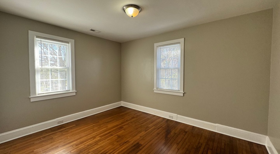 Updated and Spacious 2BR/1BA Apartment near WFU!
