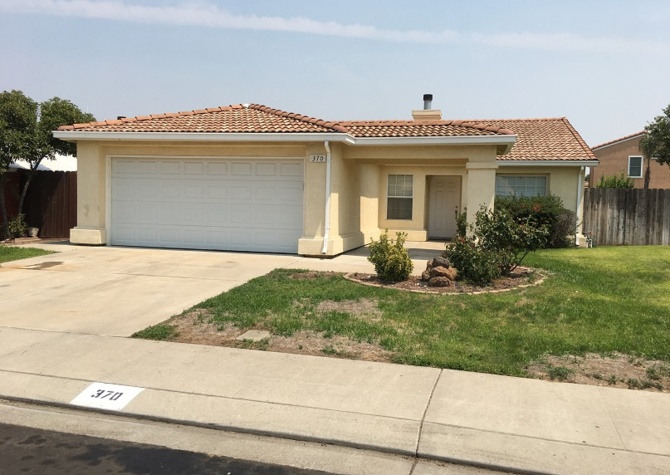 Houses Near Open & beautiful 3 bedroom home in Dovichi Square Manteca for rent!