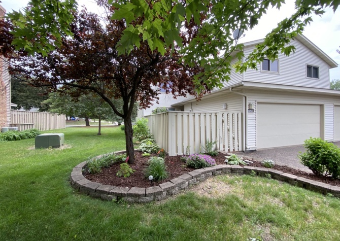 Houses Near 2-bed, 1.5 bath townhome available now in Shoreview!